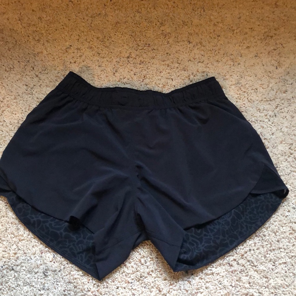 Lululemon SZ 10 shorts